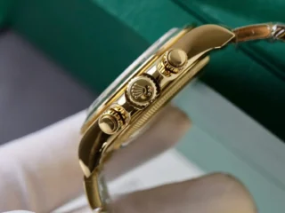 Replica Rolex Daytona Black Dial Gold Case Gold Oyster Bracelet