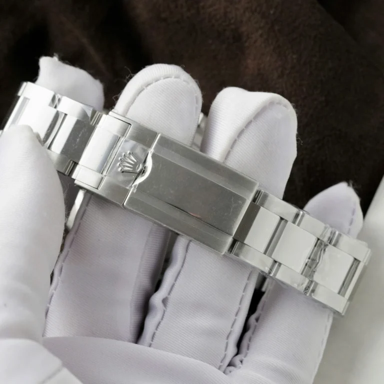 Replica Rolex Daytona Black Dial Steel Bezel Oyster Bracelet