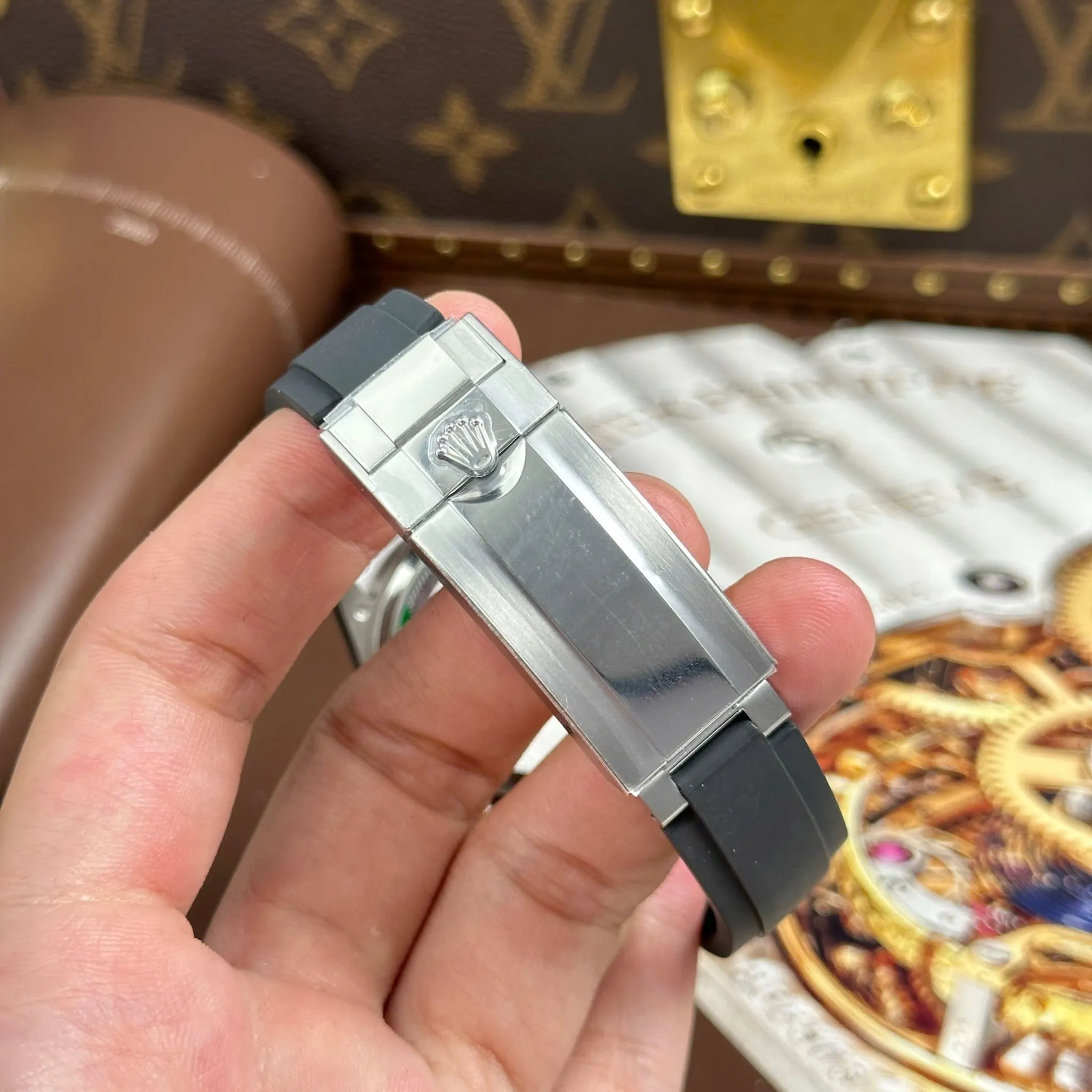 Replica Rolex Daytona Black Dial Black Bezel Oysterflex Strap