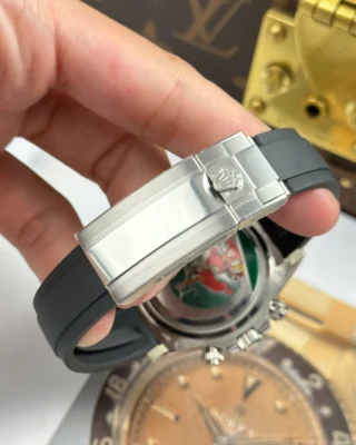 Replica Rolex Daytona Black Dial Black Bezel Oysterflex Bracelet