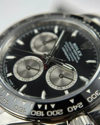Replica Rolex Daytona Black Dial Black Bezel Oysterflex Bracelet