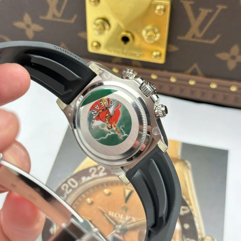 Replica Rolex Daytona Black Dial Black Bezel Oysterflex Bracelet