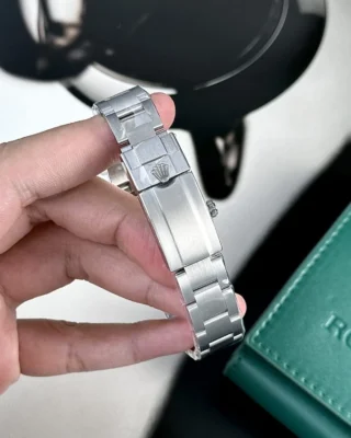 Replica Rolex Explorer Black Dial Oyster Bracelet