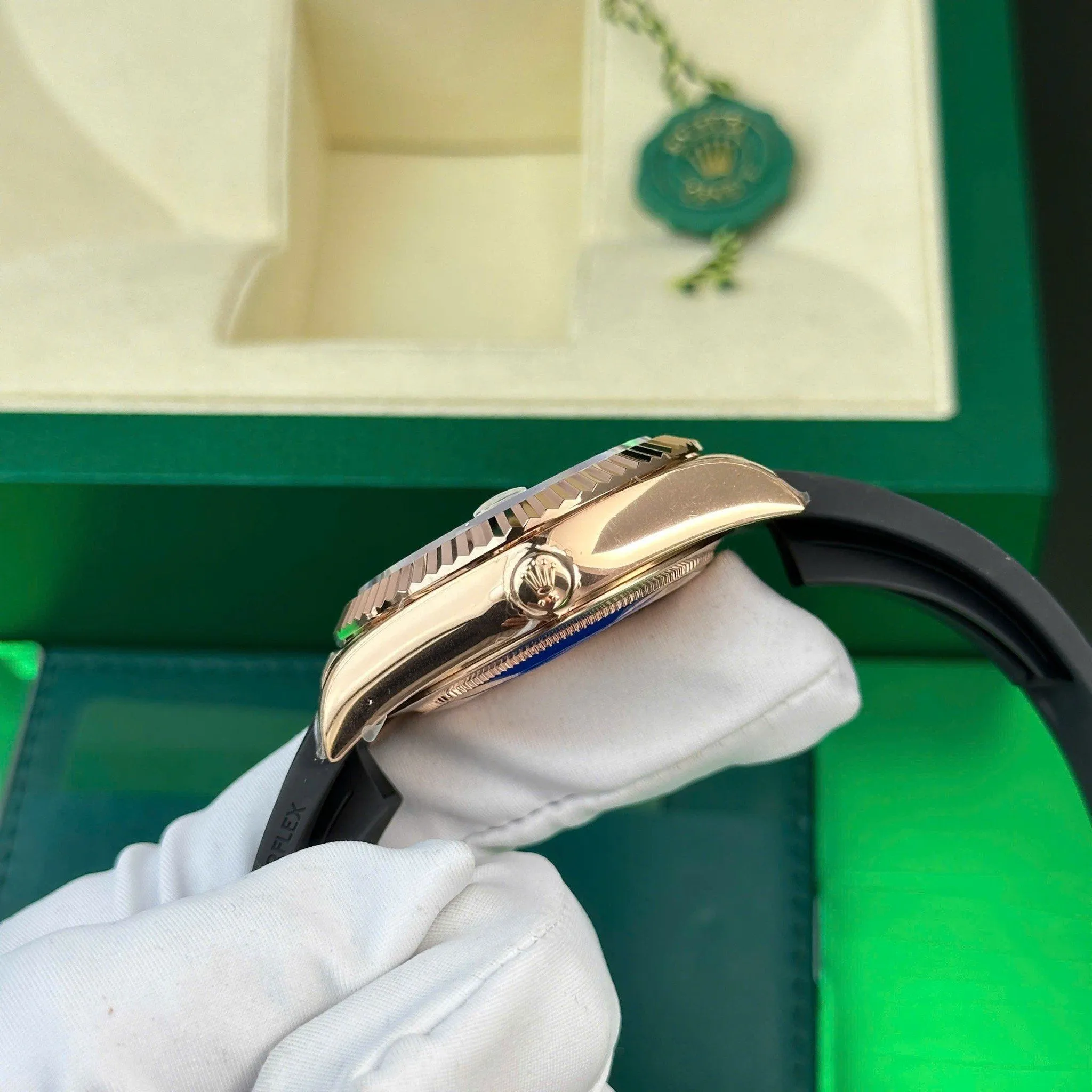 Replica Rolex Sky Dweller White Dial Fluted Bezel Oysterflex Bracelet