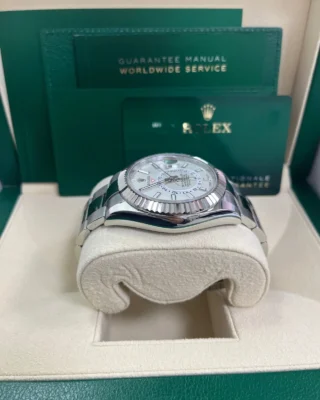 Superclone Rolex Sky-Dweller Intense white Dial 336934 Design Element