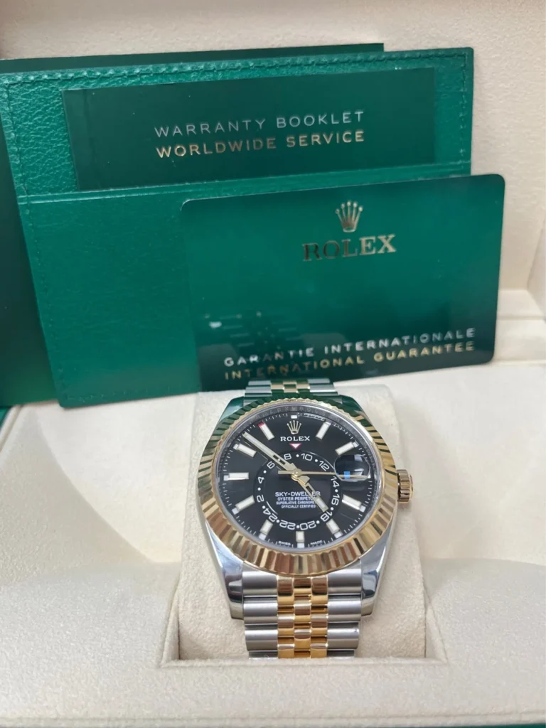 Superclone Rolex Sky-Dweller Bright black Dial 336933 Jubilee Angle Detail