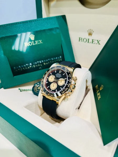 Rolex Cosmograph Daytona 40mm 18K Yellow Gold Black Dial Oysterflex 126518LN