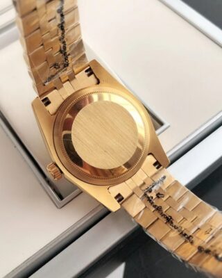 Replica Rolex Datejust RG/RG Jub Green/Dial Style Perspective