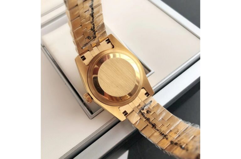 Replica Rolex Datejust RG/RG Jub Green/Dial Style Perspective