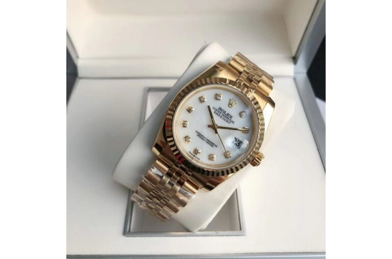 Replica Rolex Datejust RG/RG Jub White/Dial Close-Up Focus