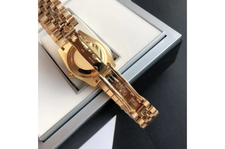 Replica Rolex Datejust RG/RG Jub White/Dial Profile Shot