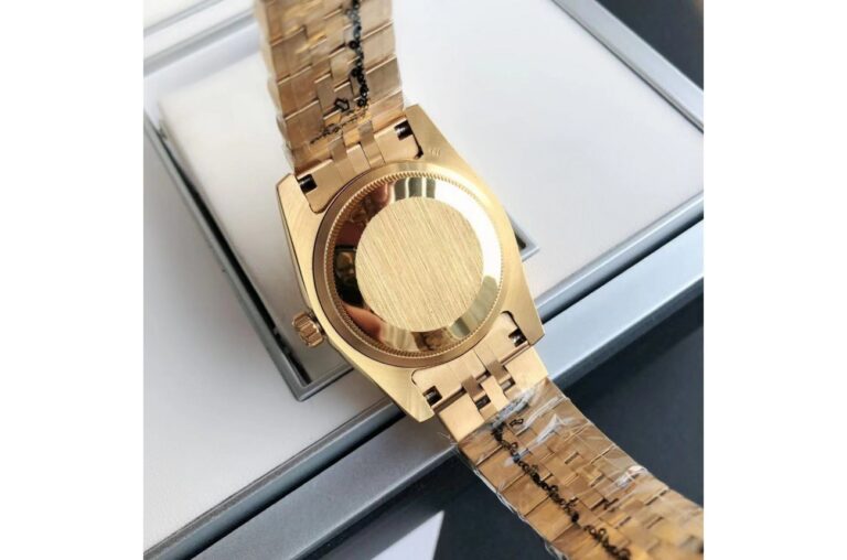 Replica Rolex Datejust RG/RG Jub White/Dial Alternate Angle