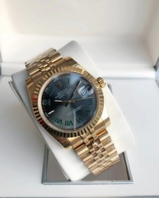 Replica Rolex Datejust RG/RG Jubilee Bracelet Close-Up Focus