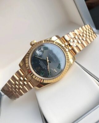 Replica Rolex Datejust RG/RG Jubilee Bracelet Profile Shot