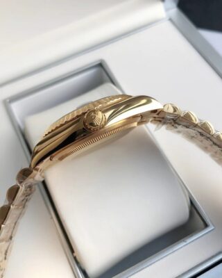 Replica Rolex Datejust RG/RG Jubilee Bracelet Style Perspective