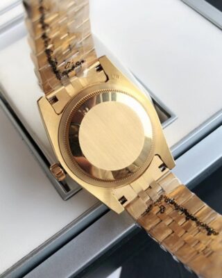 Replica Rolex Datejust RG/RG Jubilee Bracelet Alternate Angle