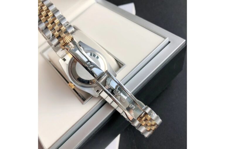 Replica Rolex Datejust RG/SS Jub Green/Dial Feature Highlight