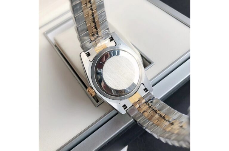 Replica Rolex Datejust RG/SS Jub Green/Dial Style Perspective