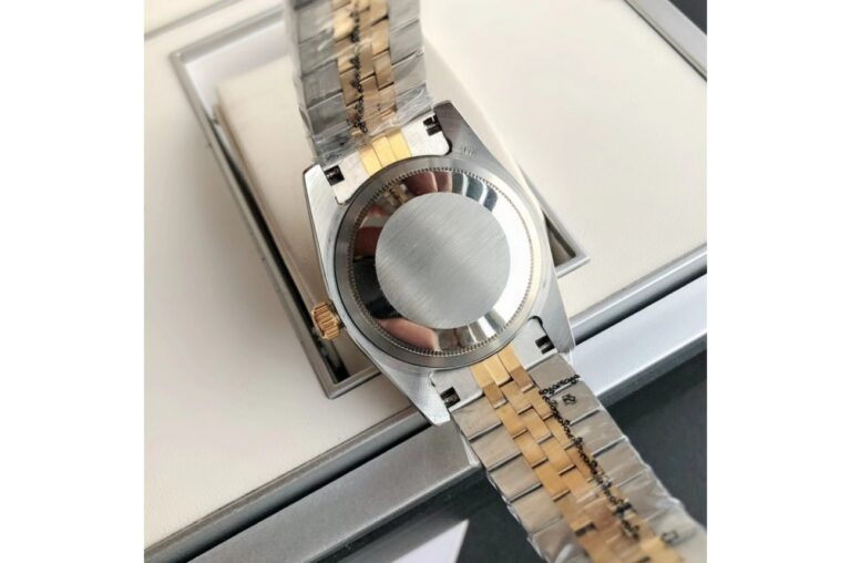Replica Rolex Datejust RG/SS Jub White/Dial Style Perspective