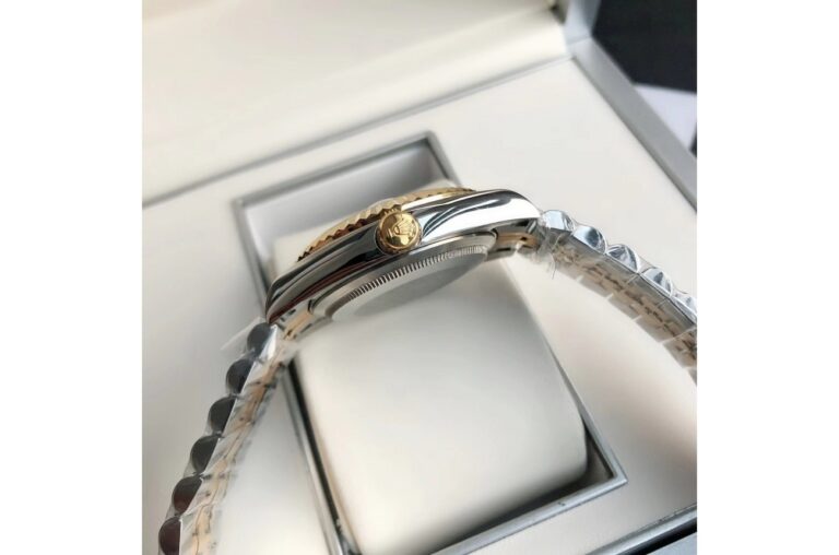Replica Rolex Datejust RG/SS Jub White/Dial Alternate Angle