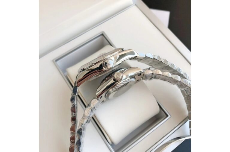Replica Rolex Datejust SS/SS Jub Blue/Dial Feature Highlight