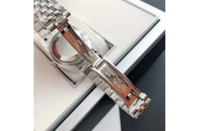 Replica Rolex Datejust SS/SS Jub Grey/Rmn Profile Shot