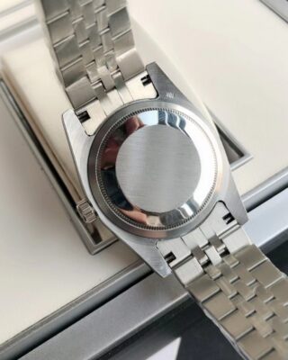 Replica Rolex Datejust SS/SS Jub White/Dial Alternate Angle