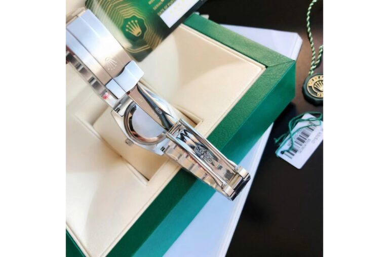 Replica Rolex Oyster Perpetual SS/SS Blue/Stk Close-Up Focus