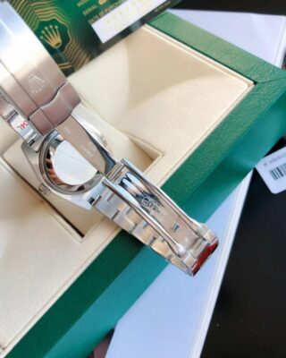 Replica Rolex Oyster Perpetual SS/SS Green/Stk Close-Up Focus