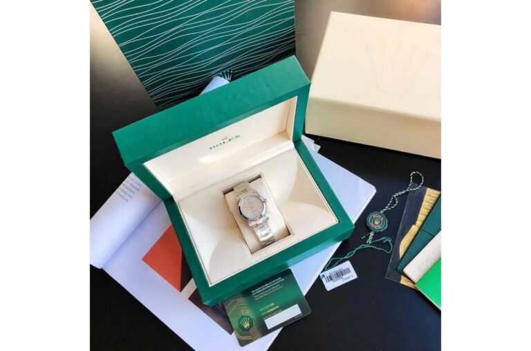 Replica Rolex Oyster Perpetual SS/SS Sliver/Stk Close-Up Focus