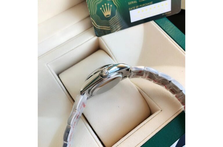 Replica Rolex Oyster Perpetual SS/SS Sliver/Stk Style Perspective
