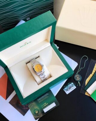 Replica Rolex Oyster Perpetual SS/SS Yellow/Stk Close-Up Focus