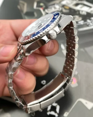 Replica Rolex GMT MAster II Pepsi Black Dial Blue Red Bezel