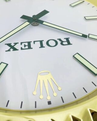 Replica ROLEX WALL CLOCK – DATEJUST GOLD Angle Detail