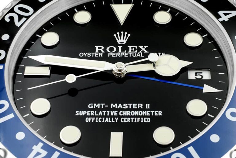 Replica ROLEX WALL CLOCK – WIMBLEDON OYSTER DATEJUST GOLD Angle Detail