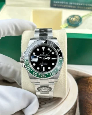 Replica Rolex GMT Master Sprite Black Dial Green and clack Bezel Oyster Bracelet