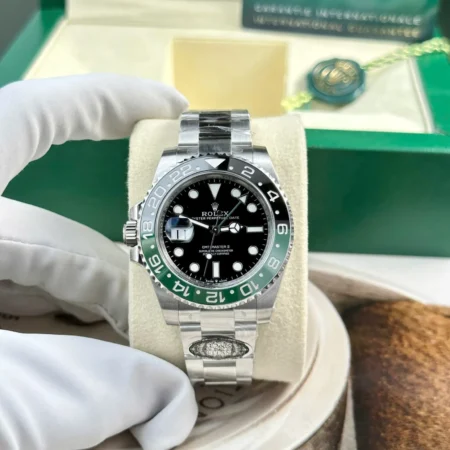Replica Rolex GMT Master Sprite Black Dial Green and clack Bezel Oyster Bracelet