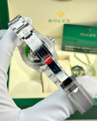 Replica Rolex GMT Master Sprite Black Dial Green and clack Bezel Oyster Bracelet