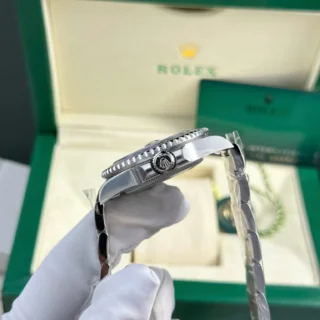 Replica Rolex GMT Master Sprite Black Dial Green and clack Bezel Oyster Bracelet