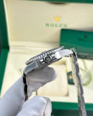 Replica Rolex GMT Master Sprite Black Dial Green and clack Bezel Oyster Bracelet