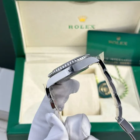 Replica Rolex GMT Master Sprite Black Dial Green and clack Bezel Oyster Bracelet