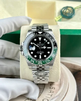 Replica Rolex GMT Master Sprite Black Dial Green and clack Bezel Jubilee Bracelet