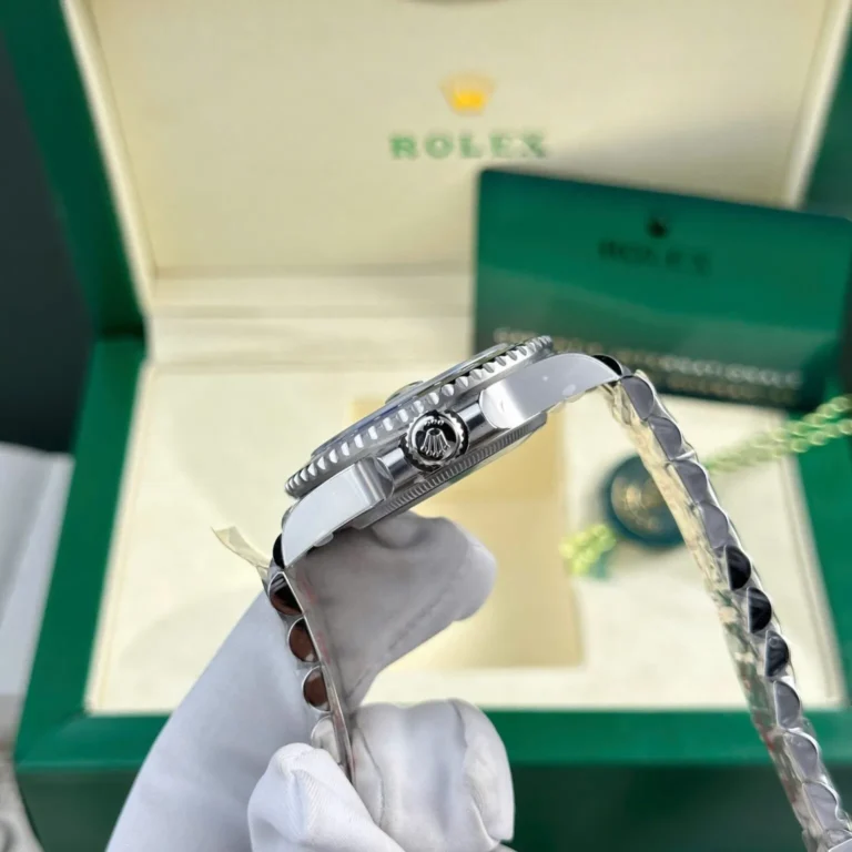 Replica Rolex GMT Master Sprite Black Dial Green and clack Bezel Jubilee Bracelet