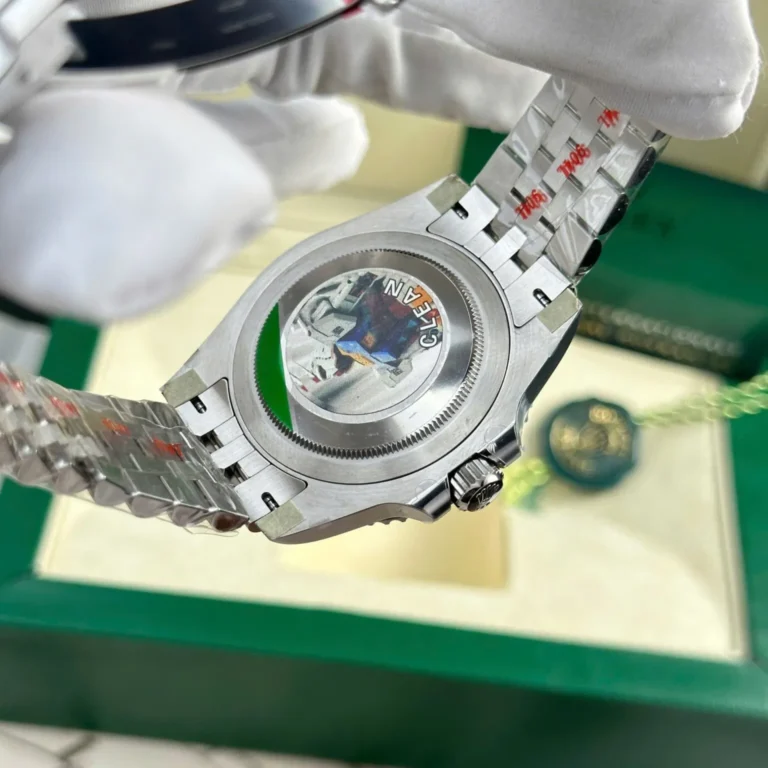 Replica Rolex GMT Master Sprite Black Dial Green and clack Bezel Jubilee Bracelet