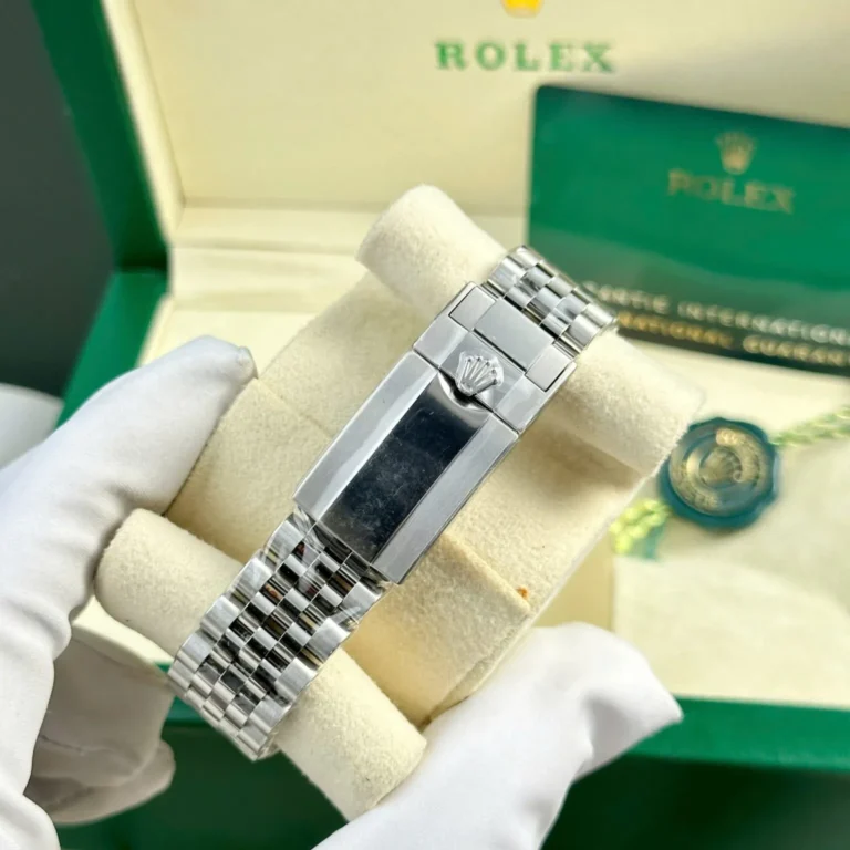 Replica Rolex GMT Master Sprite Black Dial Green and clack Bezel Jubilee Bracelet