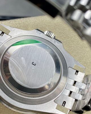 Superclone Rolex GMT-Master II 126710GRNR 