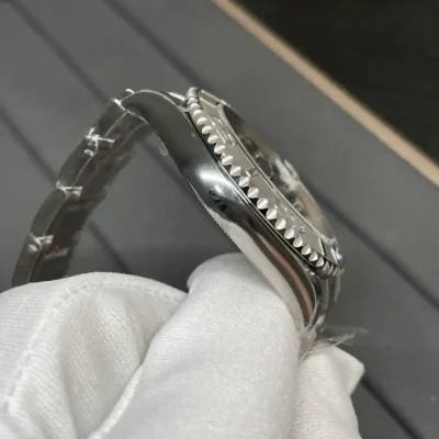 Superclone Rolex Yacht-Master Rhodium Dial 126622 Style Perspective