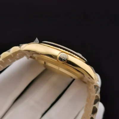 Replica Rolex Day-Date II Green Dial 128238 Design Element
