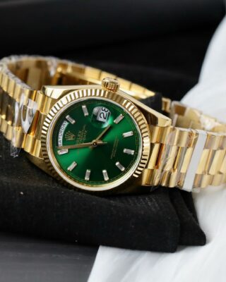 Replica Rolex Day-Date Fluted Bezel Green Dial Presidential Bracelet