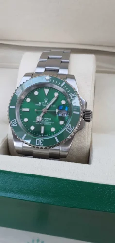 Rolex Submariner Green Dial 116610LV "Hulk" photo review